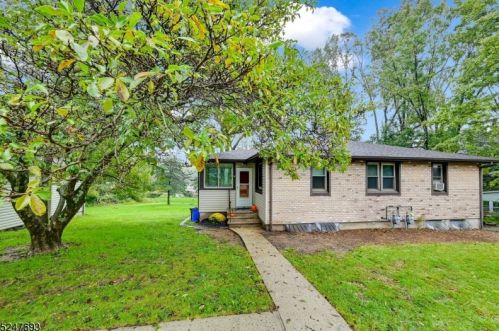 14 Sharon Ct, Dover NJ  07869-2607 exterior