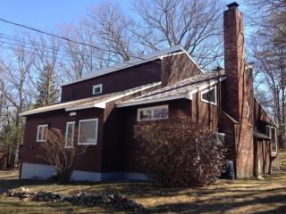 2 Hillrise Ln, Meredith, NH 03253-5707