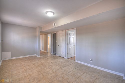 6140 Hillandale Dr, Atlanta GA  30349-4250 exterior