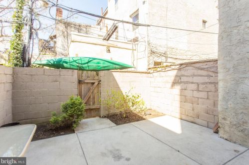 1704 4 St, Philadelphia PA 19133-3230 exterior