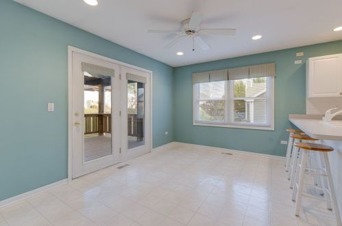 204 Julie Ln, Pingree Grove IL  60140-8379 exterior