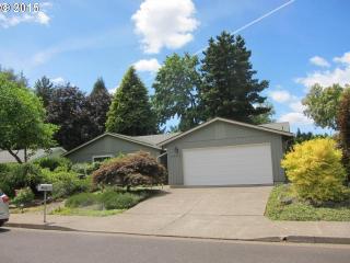 4637 Imnaha Ct, Portland, OR 97229-2707