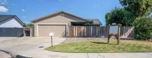 1204 Hoover Ct, Los Banos, CA 93635-5015