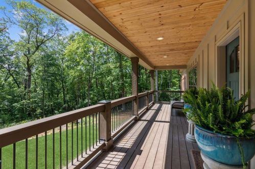 95 Oak Ridge Ln, Big Canoe, GA 30143-7447