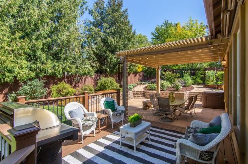 12551 Meadows Ct, Auburn, CA 95603-6304