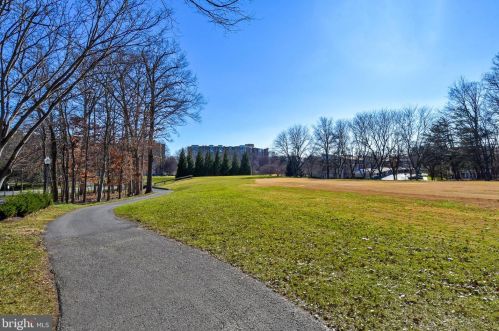 15100 Interlachen Dr, Silver Spring MD 20906-5611 exterior