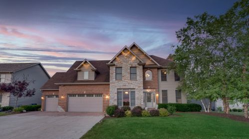 1910 Parkside Dr, Sycamore IL  60178-3315 exterior