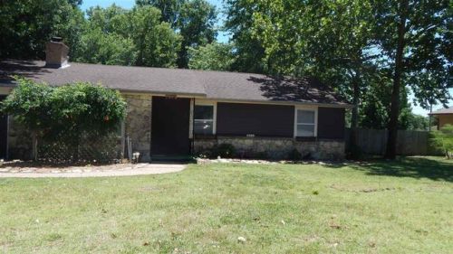 1915 Central Ave, Winfield, KS 67156-3221