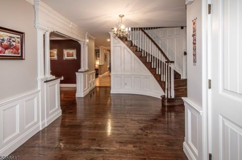 1 Frances Ln, Scotch Plains, NJ 07076-2534