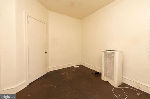 4706 4 St, Philadelphia PA 19140-2416 exterior