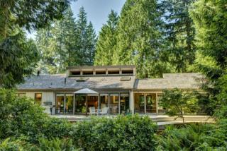 2407 Sahalee Dr, Redmond, WA 98074-6310