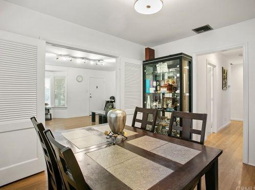 645 Ivy St, Glendale CA  91204-1027 exterior