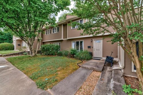 1810 Ashborough Rd, Marietta, GA 30067-6926