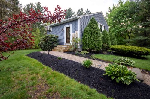 41 Charleston Ave, Londonderry, NH 03053-3547
