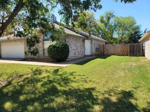7320 Nantucket Dr, Fort Worth TX  76140-2066 exterior