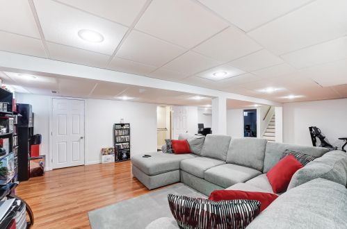 4052 Harris Ln, Springfield OH  45503-6458 exterior