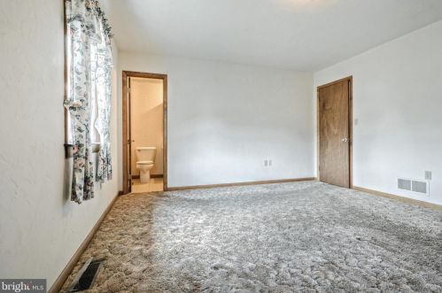 764 Walnut St, Hanover PA 17331-2051 exterior