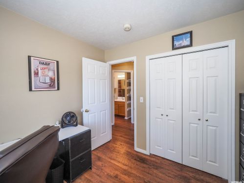 4662 8450, Taylorsville UT exterior