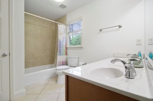 1331 Carolyn Dr, Atlanta GA  30329-3546 exterior