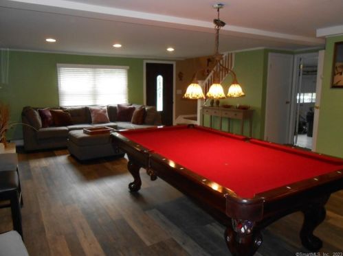 63 Rocks Rd, Norwalk CT  06851-2918 exterior