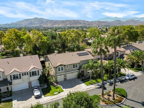 11364 Pondhurst Way, Riverside CA  92505-3471 exterior