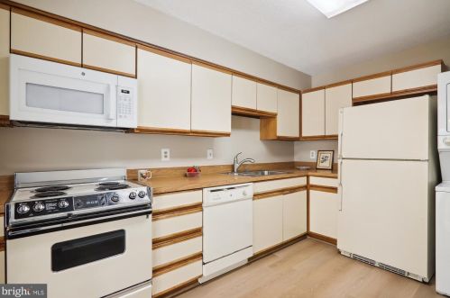 15100 Interlachen Dr, Silver Spring MD 20906-5611 exterior