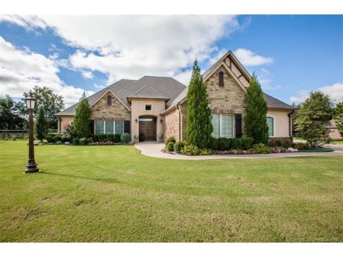 6956 Garden Stone Ln, Owasso, OK 74055-6294