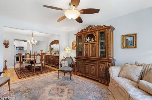 150 Forest Dr, Piscataway, NJ 08854-2273