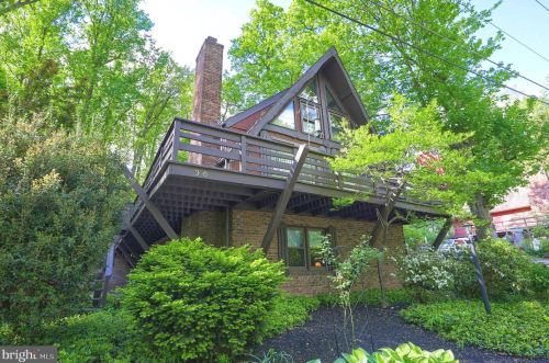306 Summit Dr, Ephrata, PA 17522-2561