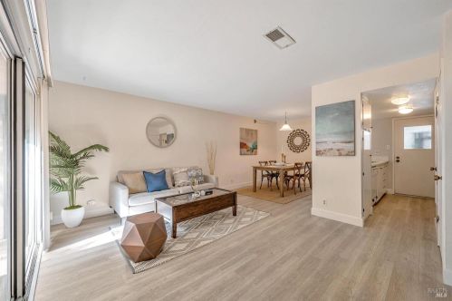 214 Roundtree Blvd, San Rafael, CA 94903