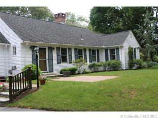 31 Packer Ln, Mystic, CT 06355-2309