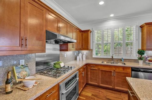 328 Bronze, Irvine CA  92618-1510 exterior