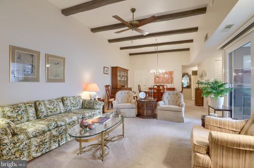 185 Valleybrook Dr, Lancaster PA  17601-4620 exterior