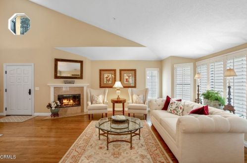 2036 Montecito Dr, Glendale CA  91208-1824 exterior