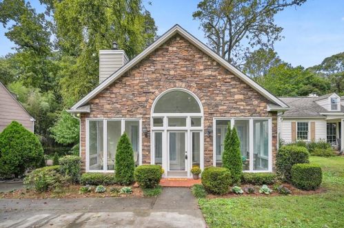 567 Collier Rd, Atlanta GA  30318-2659 exterior