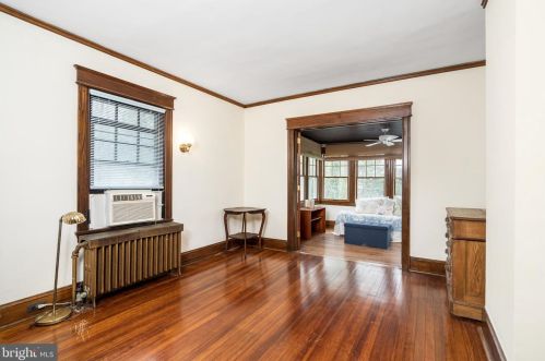 8 Princeton Ave, Princeton NJ  08540-5236 exterior