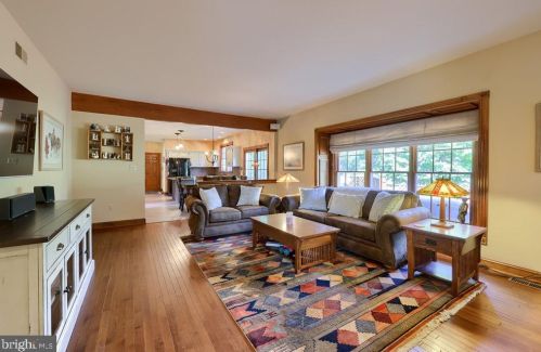 1991 Pickering Trl, Lancaster PA 17601-4972 exterior