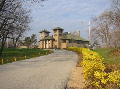 747 Newton St, Gary IN  46405-1131 exterior