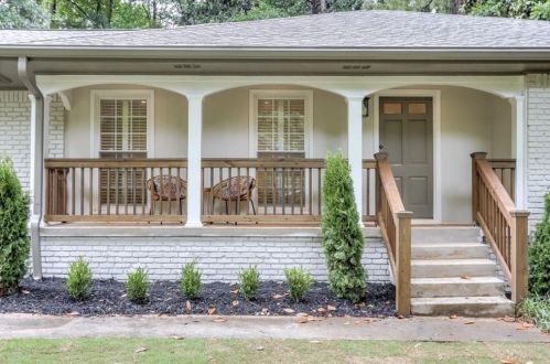 250 Beachland Dr, Atlanta, GA 30342-2026