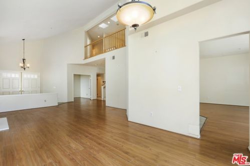 889 Calle Amable, Glendale CA  91208-3058 exterior