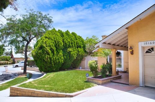 10160 Jamaica Cir, Riverside, CA 92503-1024
