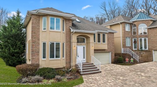 104 Carmel Ct, Holmdel Village, NJ 07733-2547