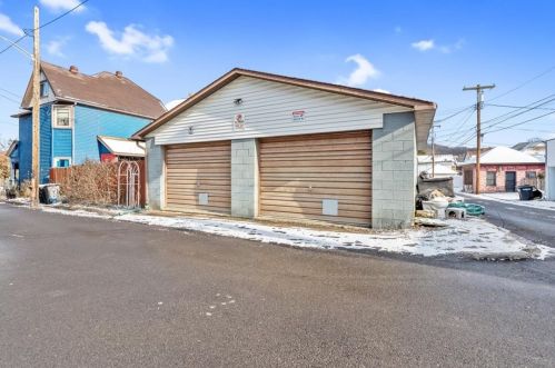 159 Columbia Ave, Vandergrift PA  15690-1101 exterior
