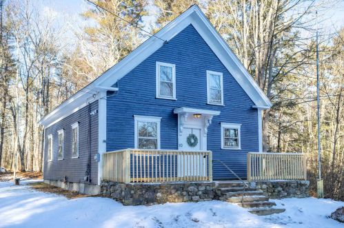 10 Stagecoach Rd, Barrington, NH 03825-7447