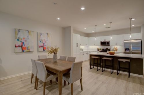 324 Quail Rdg, Irvine CA  92603-4240 exterior