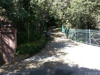 855 Holly Vista Dr, Pasadena, CA 91105-1219
