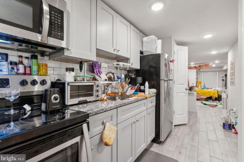 129 63rd St, Philadelphia PA 19142-2303 exterior