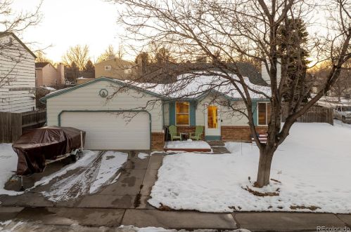 17560 Temple Dr, Denver, CO 80015-1911