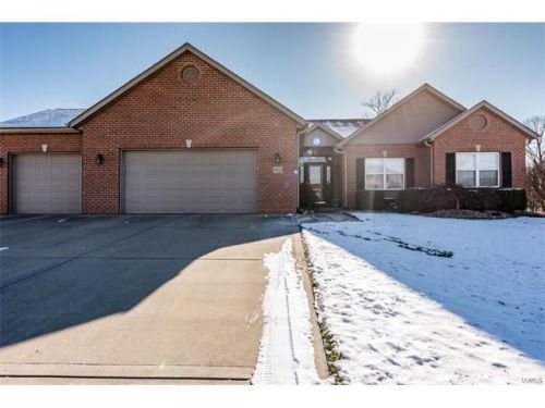 6032 Keebler Oaks Dr, Maryville, IL 62062-6455