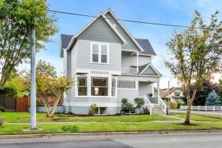 1002 Thompson St, Sumner, WA 98390-1314
